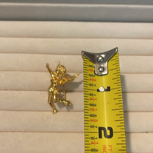 Gold Angel pin/ brooch - Picture 7 of 7